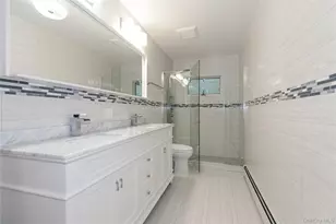 43 Elm St, Great Neck, NY 11021 - Photo 24