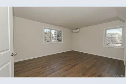 786 4th Avenue, Bay Shore, NY 11706 - Photo 10