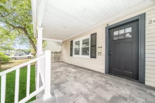 24 Calvert Ave, West Babylon, NY 11704 - Photo 4