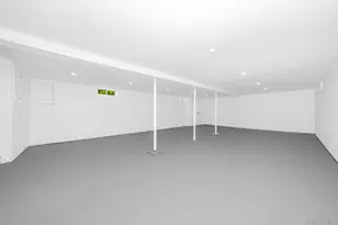 24 Calvert Ave, West Babylon, NY 11704 - Photo 22