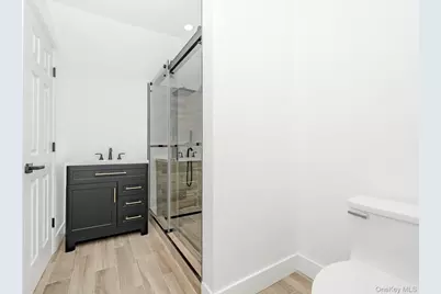 24 Calvert Avenue, West Babylon, NY 11704 - Photo 16