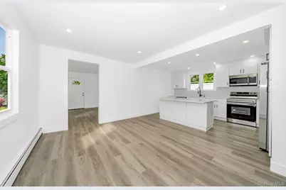 24 Calvert Avenue, West Babylon, NY 11704 - Photo 8