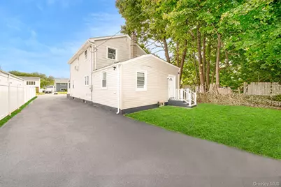 24 Calvert Avenue, West Babylon, NY 11704 - Photo 24