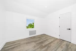 24 Calvert Ave, West Babylon, NY 11704 - Photo 18