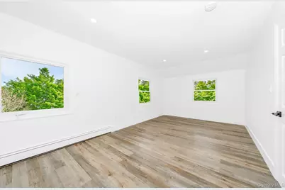 24 Calvert Avenue, West Babylon, NY 11704 - Photo 20