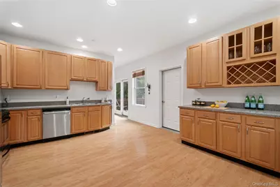 179 Caterson Terrace, Hartsdale, NY 10530 - Photo 6