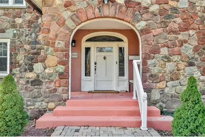 245 E Townline Road, West Nyack, NY 10994 - Photo 2