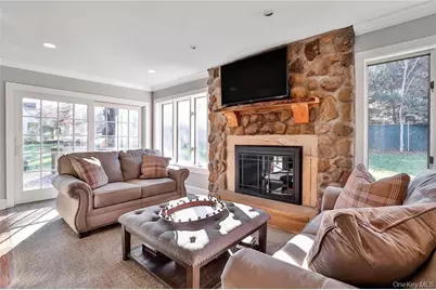 245 E Townline Road, West Nyack, NY 10994 - Photo 8