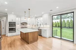 8 Sebree Pl, Plainview, NY 11803 - Photo 8