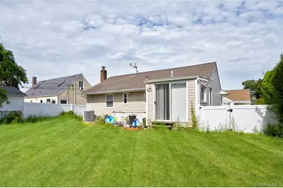 11 Jamaica Ave, Plainview, NY 11803 - Photo 18