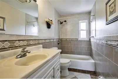 11 Jamaica Ave, Plainview, NY 11803 - Photo 14