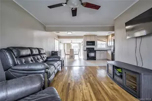 11 Jamaica Ave, Plainview, NY 11803 - Photo 4