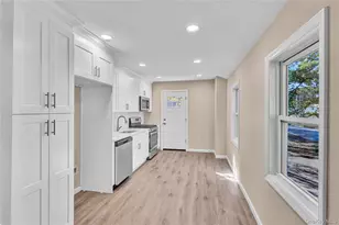 31 Fawn Ln W, South Setauket, NY 11720 - Photo 6