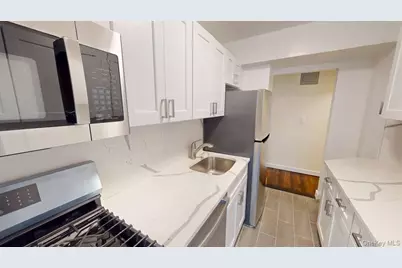 678 Warburton Avenue #6L, Yonkers, NY 10701 - Photo 4