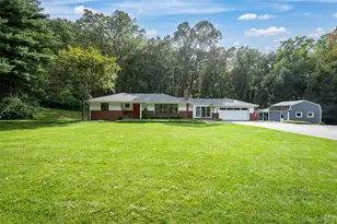 28 Alice Rd, Mount Kisco, NY 10549 - Photo 2