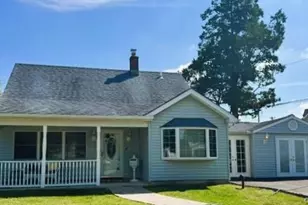 33 Chapel Ln, Levittown, NY 11756 - Photo 30