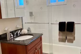 562 New Hwy, Hauppauge, NY 11788 - Photo 10