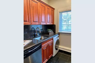 562 New Highway #7-2A, Hauppauge, NY 11788 - Photo 4