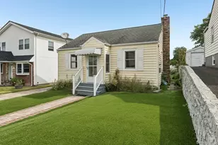 105 Devon Rd, Albertson, NY 11507 - Photo 2