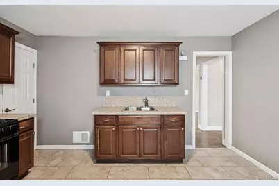 105 Devon Road, Albertson, NY 11507 - Photo 8