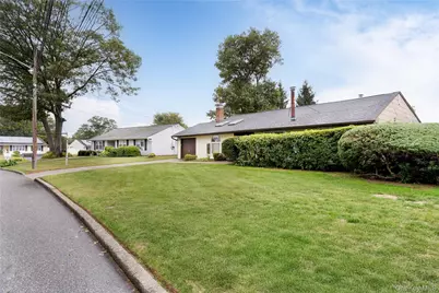 4 Comet Road, Selden, NY 11784 - Photo 4