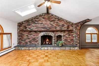 4 Comet Road, Selden, NY 11784 - Photo 6