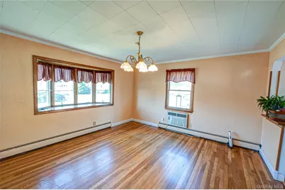 31 Garden Boulevard, Hicksville, NY 11801 - Photo 14