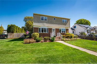 31 Garden Boulevard, Hicksville, NY 11801 - Photo 2