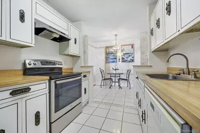 400 High Point Drive #409, Hartsdale, NY 10530 - Photo 8