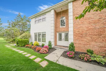 52 Hamlet Drive #52, Commack, NY 11725 - Photo 2