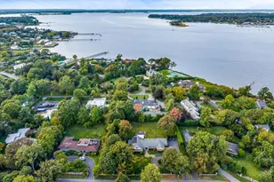 532 E Shore Rd, Great Neck, NY 11024 - Photo 34