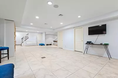 532 E Shore Road, Great Neck, NY 11024 - Photo 22