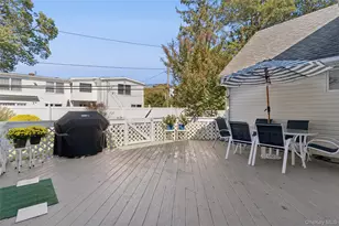 2147 Seneca Dr N, Merrick, NY 11566 - Photo 22