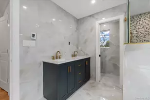 1028 E Broadway, Woodmere, NY 11598 - Photo 40