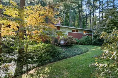 8 Bykenhulle Road, Hopewell Junction, NY 12533 - Photo 4