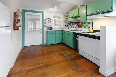 197 W Prospect Street, Southampton, NY 11968 - Photo 6