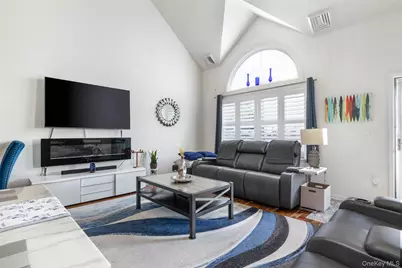 121 Willow Lane, Valley Stream, NY 11580 - Photo 6