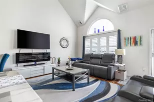 121 Willow Ln, Valley Stream, NY 11580 - Photo 6