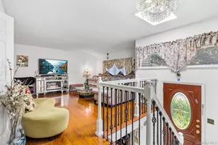 31 Holbrook Rd, Centereach, NY 11720 - Photo 8