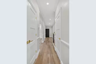 80 Clapham Avenue, Manhasset, NY 11030 - Photo 16