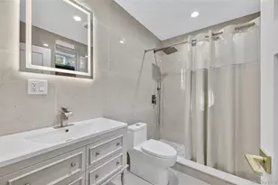 80 Clapham Ave, Manhasset, NY 11030 - Photo 28