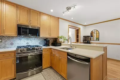 5 Liberty Street, Hampton Bays, NY 11946 - Photo 6