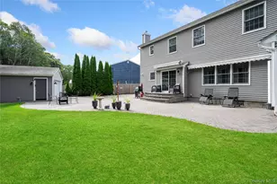 27 Evelyn Ct, Manorville, NY 11949 - Photo 6