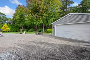27 Evelyn Ct, Manorville, NY 11949 - Photo 4