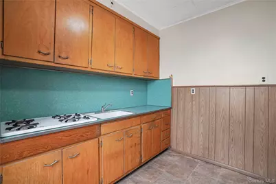 72-07 73 Street, Glendale, NY 11385 - Photo 10