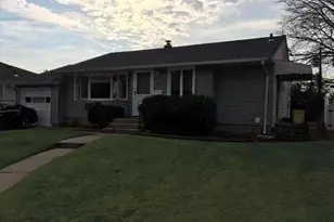 161 Dartmouth Dr, Hicksville, NY 11801 - Photo 2