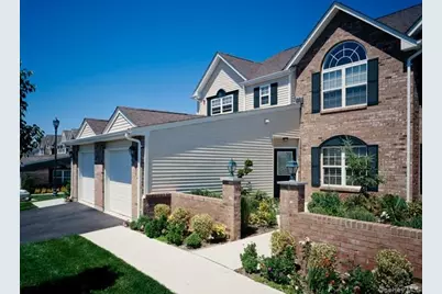 60 Overlook Drive #60, Farmingville, NY 11738 - Photo 2