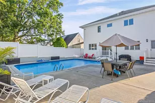 170 McKinley Ave, Franklin Square, NY 11010 - Photo 30