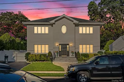 170 McKinley Avenue, Franklin Square, NY 11010 - Photo 2