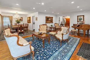 125 Colonial Rd, Great Neck, NY 11021 - Photo 10